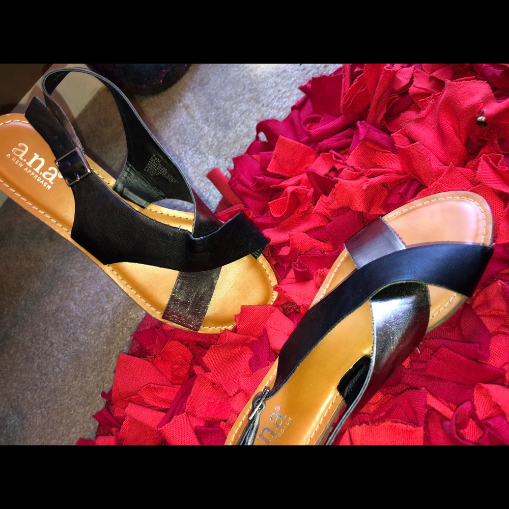 Sandals - Picture 3 of 5